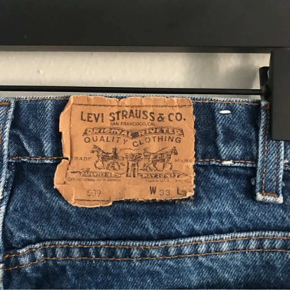 Vintage Levi’s 509 orange tag medium blue wash denim jeans size 33x31